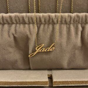 BNWT 14k Solid Yellow Gold Script Cursive Name Necklace 'Jade' Zoe Lev